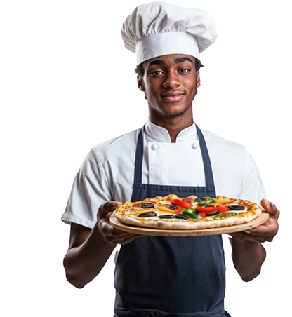 Azubi Koch hält frisch gebackene Pizza im Studierendenwerk Oldenburg – Ausbildung Studierendenwerk