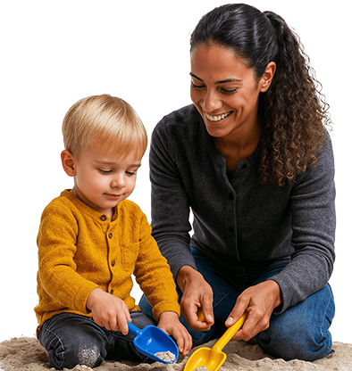 Erzieherin hockt im Sandkasten und schaufelt mit Kleinkind im Studierendenwerk Oldenburg – Kita Job